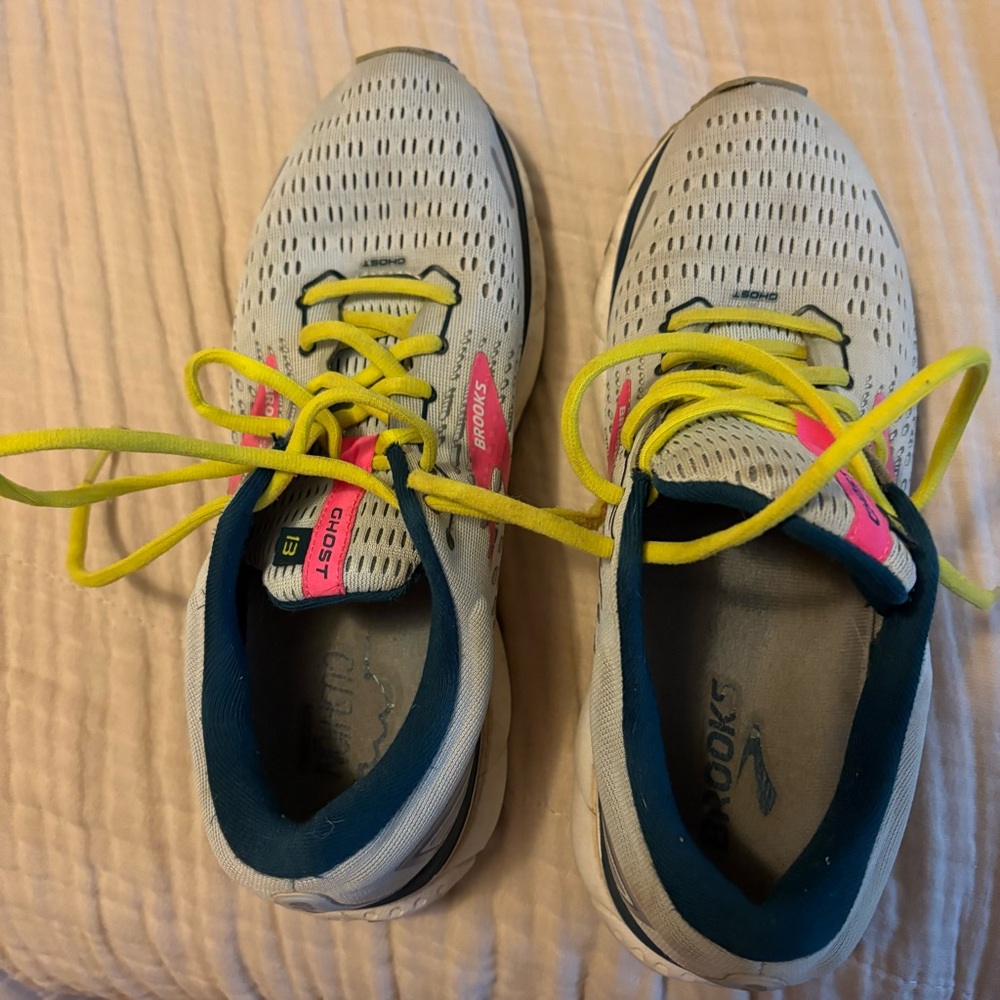 Brooks Ghost 13 Running Shoes with Yellow and Pink Accents
